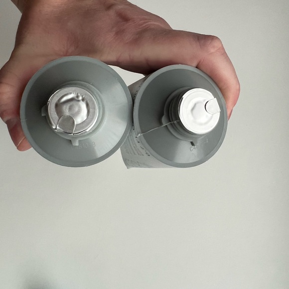 Two Moroccanoil Colour Depositing Hair Masks- Platinum - Picture 3 of 3